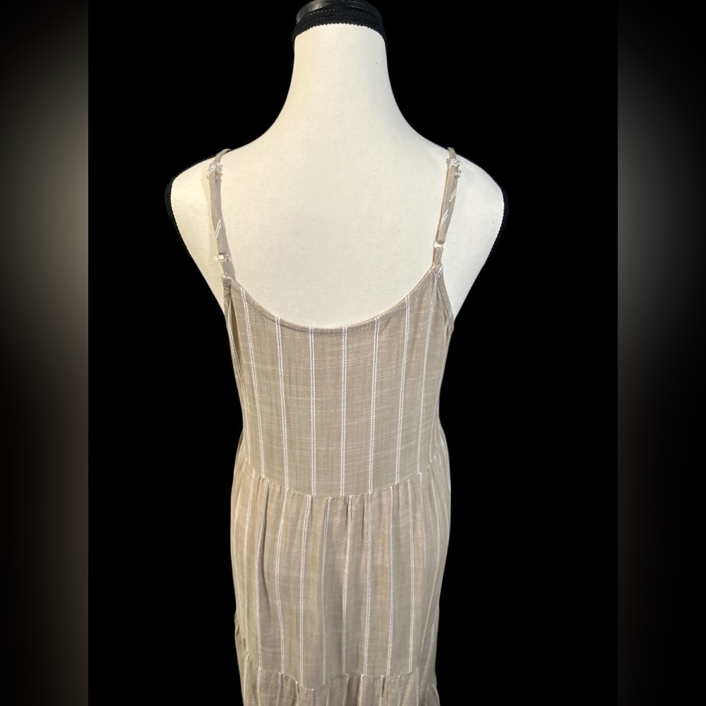 Elegant Tan Maxi Dress - Picture 5 of 7